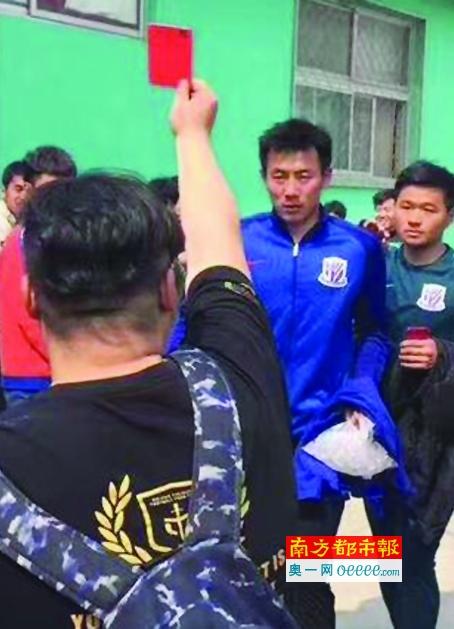 宝贝胸罩脱了让我揉你的胸电影
