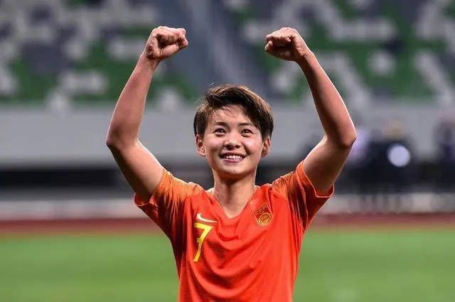 女生玩小玩具视频