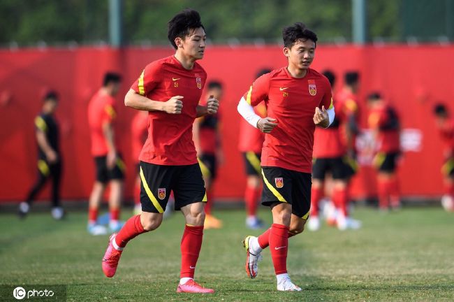 小樱玉足脚交榨精footjob